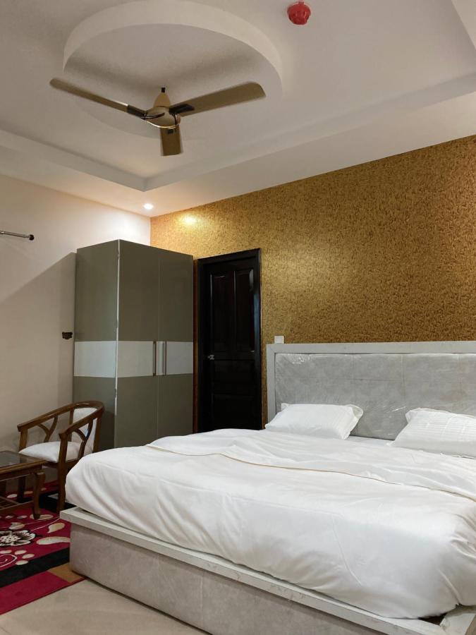 S.R Plaza Hotel Khurja Ngoại thất bức ảnh