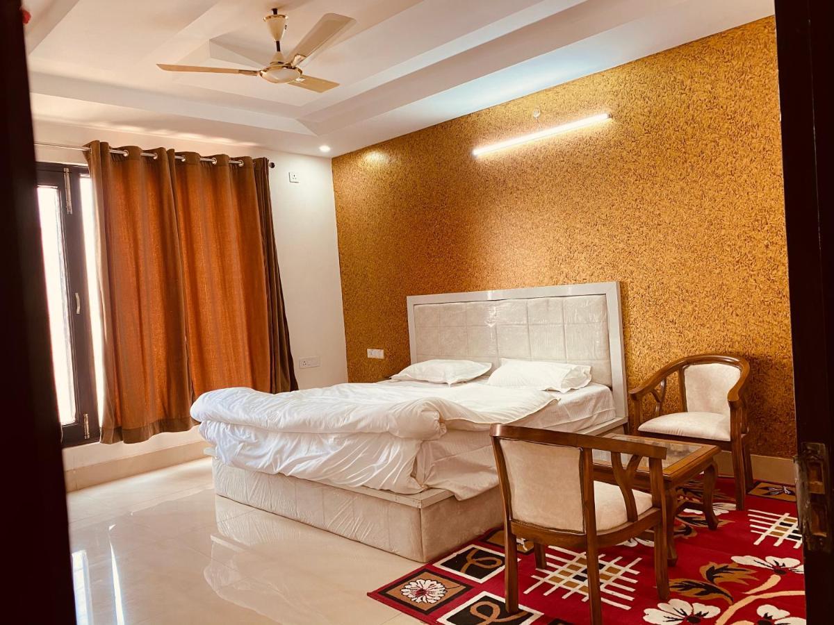 S.R Plaza Hotel Khurja Ngoại thất bức ảnh